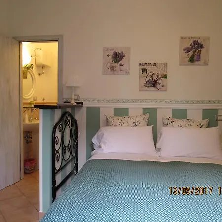 B&B Locanda Tre Pini קייטי