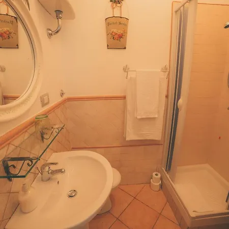 B&B Locanda Tre Pini לינה וארוחת בוקר קייטי