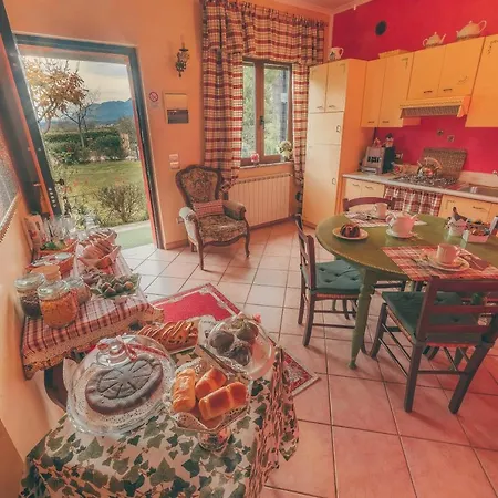 B&B Locanda Tre Pini ベッド・アンド・ブレックファスト *